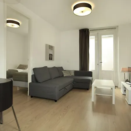 Stayci Serviced Station Appartement *