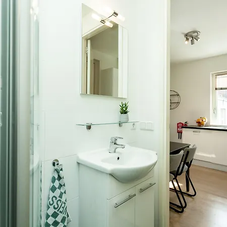 Stayci Serviced Station Appartement Den Haag